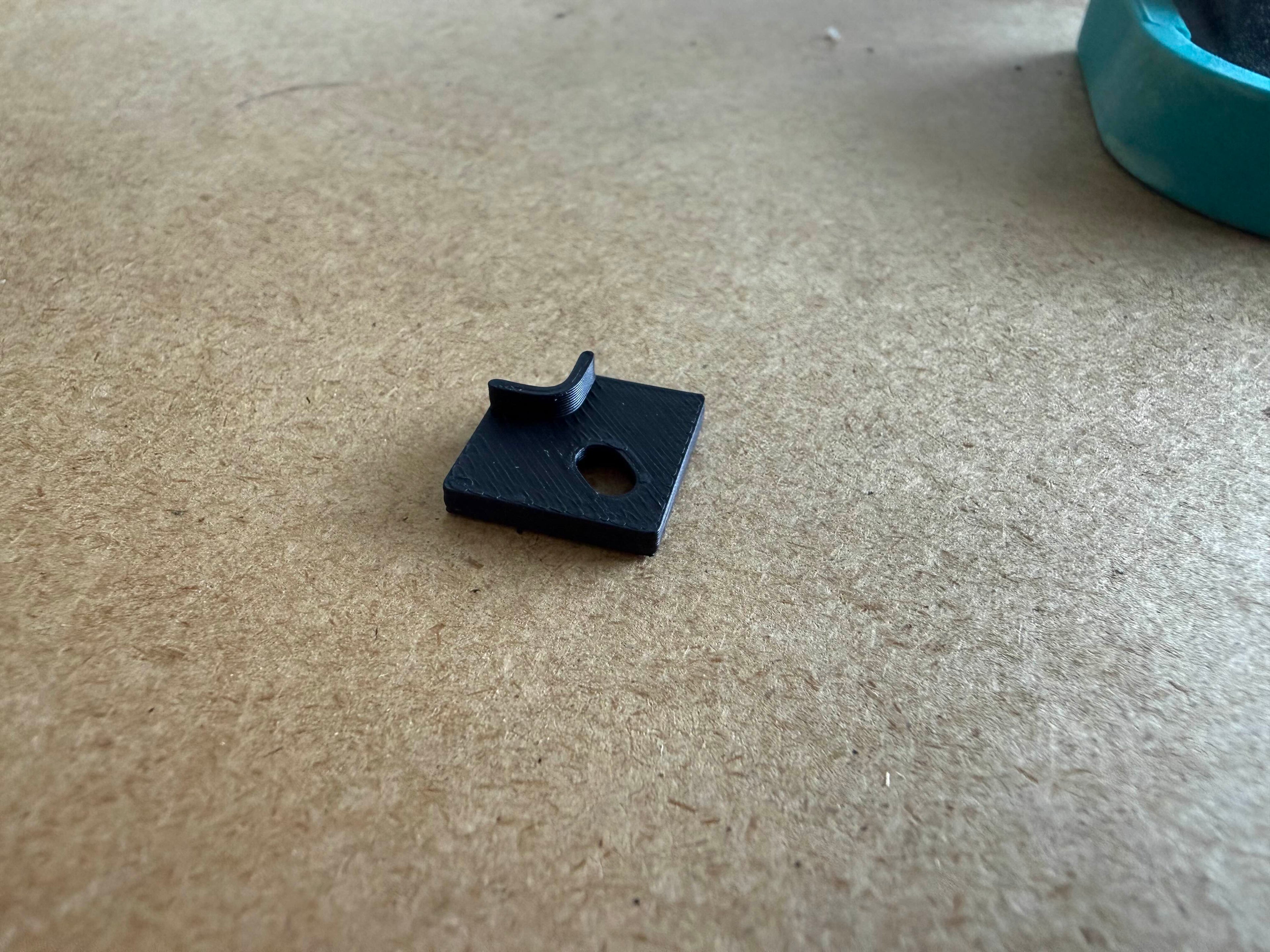 Corner fitting replacement part for light fixture