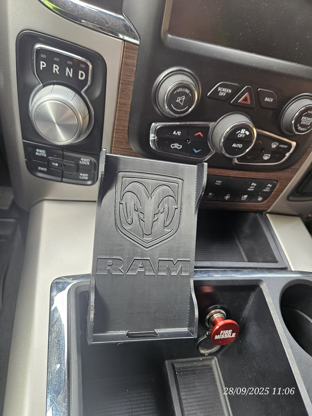 Phone stand 2 Dodge RAM