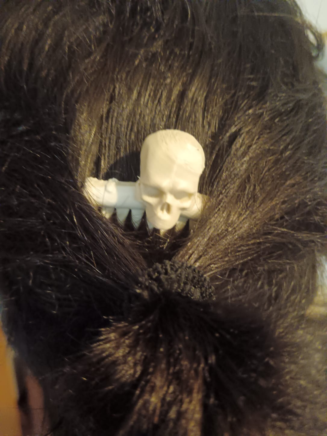 Bones hair comb