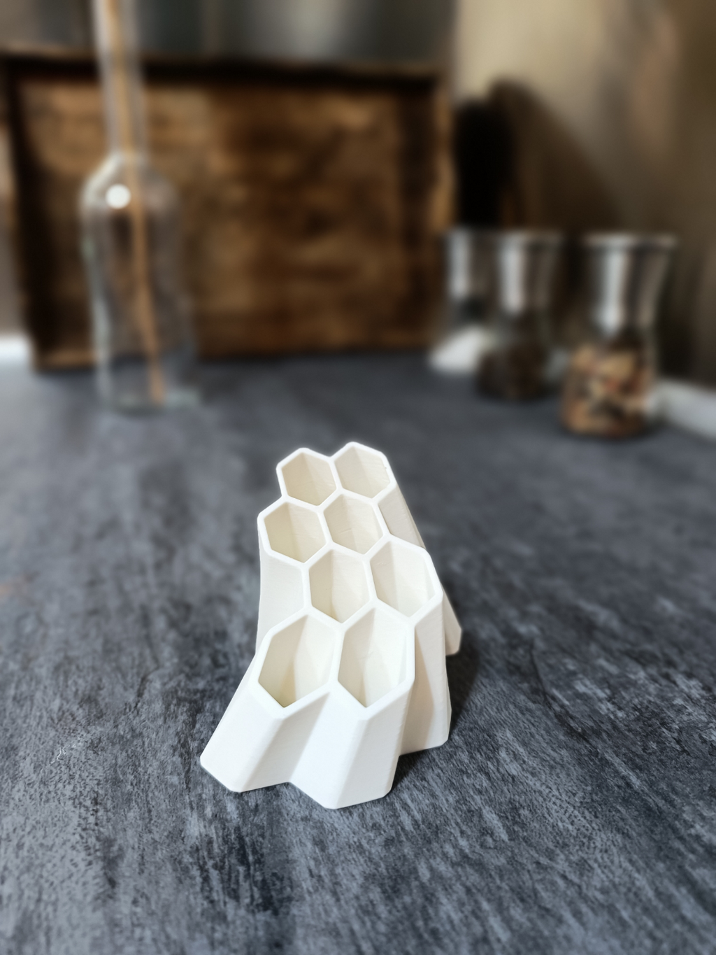 HEXAGONAL PEN TIN