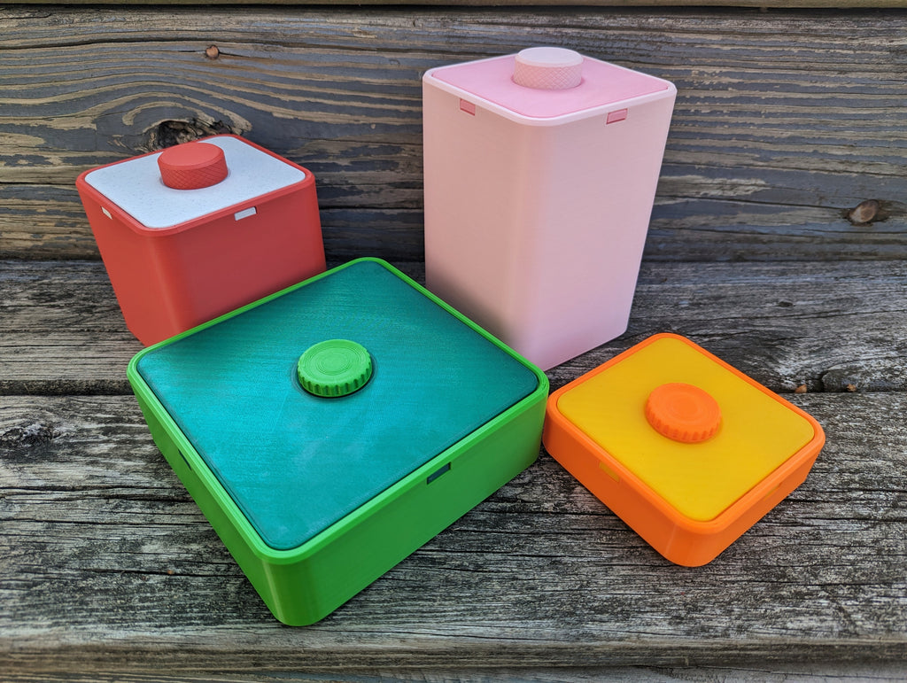 Mechanically Locking Container