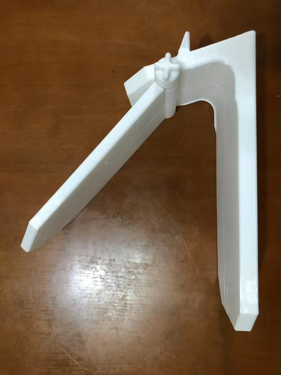 可自由调节角度的鞋架