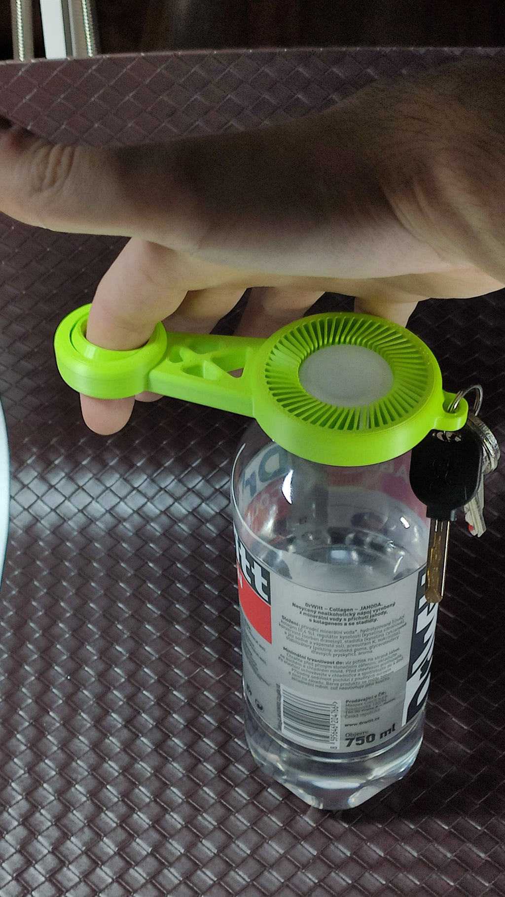 PET bottle Opener - Spinner Fidget (keychain)