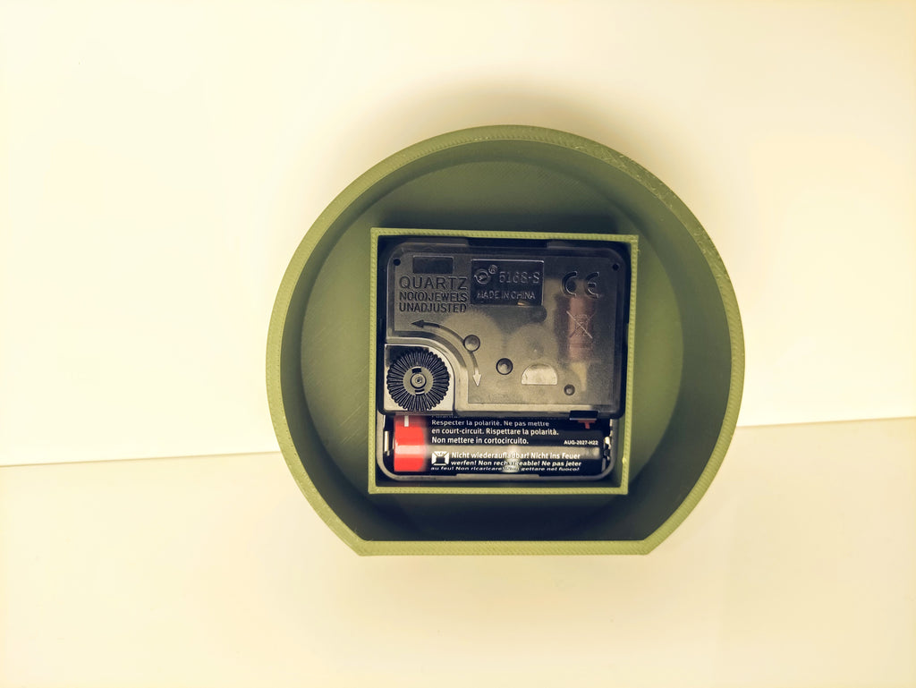 Modern Minimalistic Analogue Clock