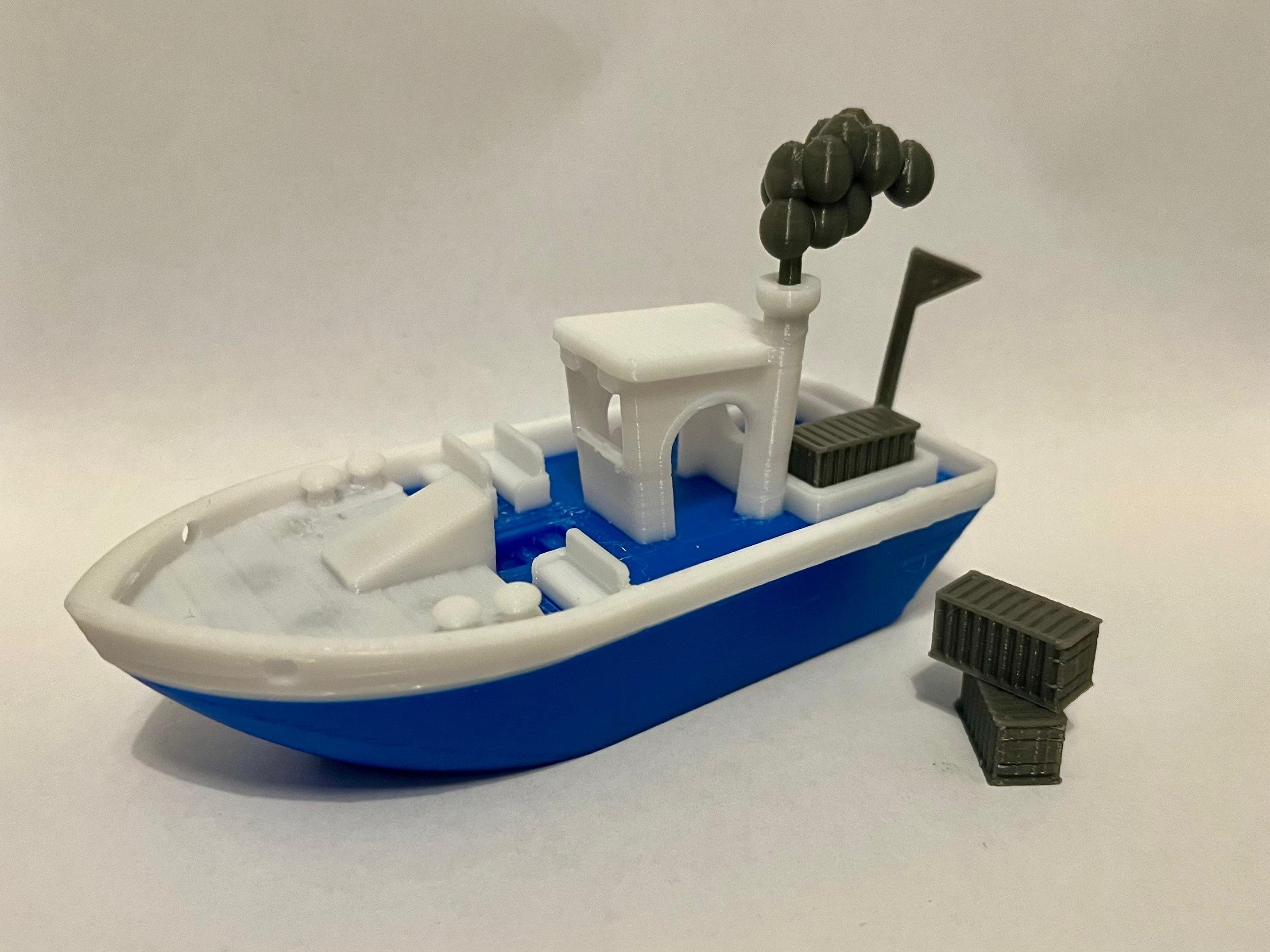 Stable floating Benchy w. Cargo Smoke & Flag (AMS)