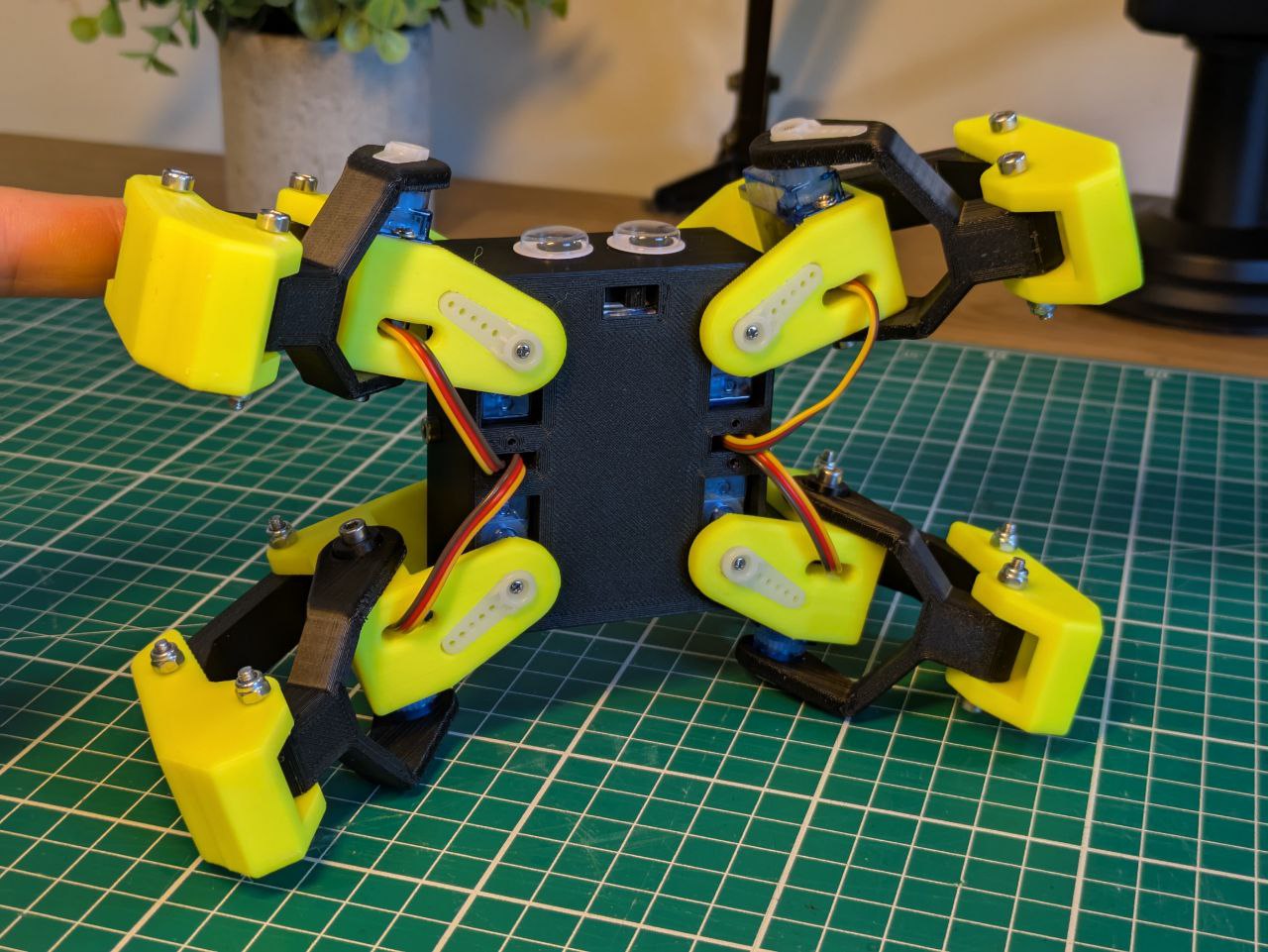 Kame32: Next-Gen Minikame with ESP32