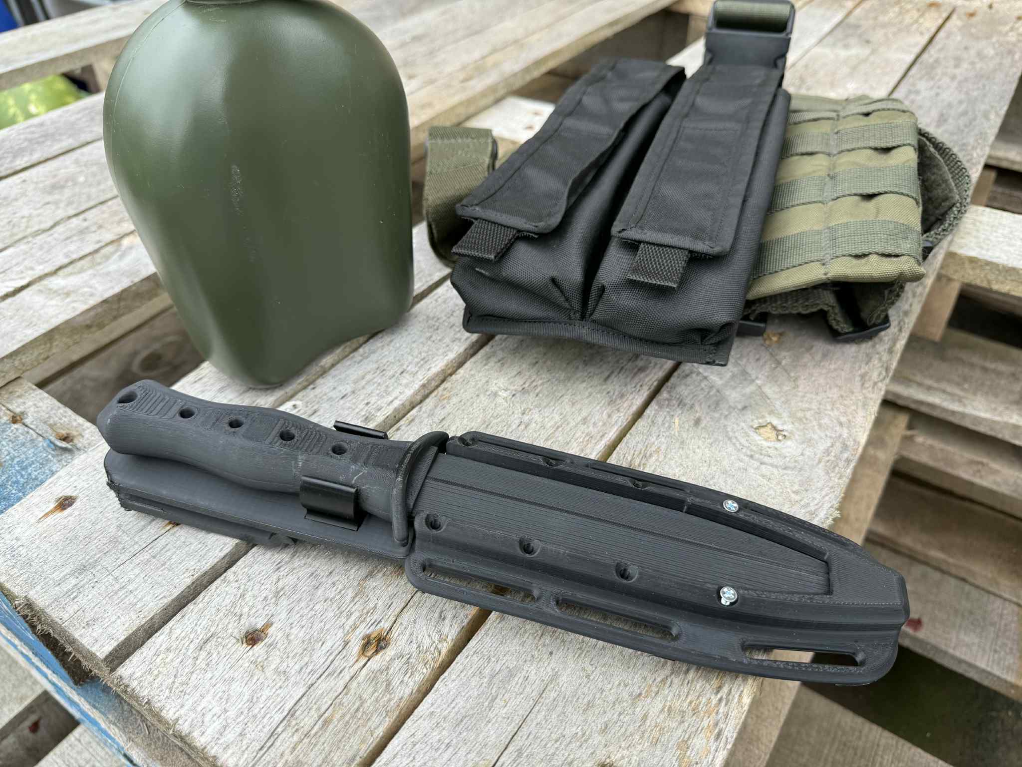 Training knife case including LARP/Airsoft knife
