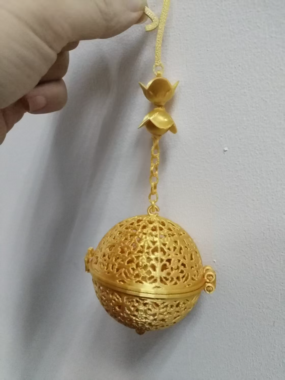 唐熏球二种：柿形花结瓜棱纹、花鸟珍禽纹（塔香、香膏适用，内含平衡球）