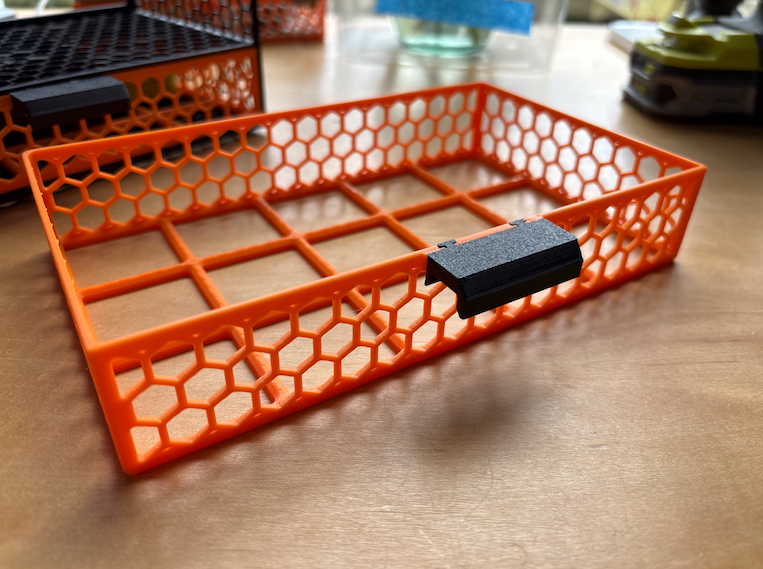 Gridfinity case and drawer with honeycomb pattern
