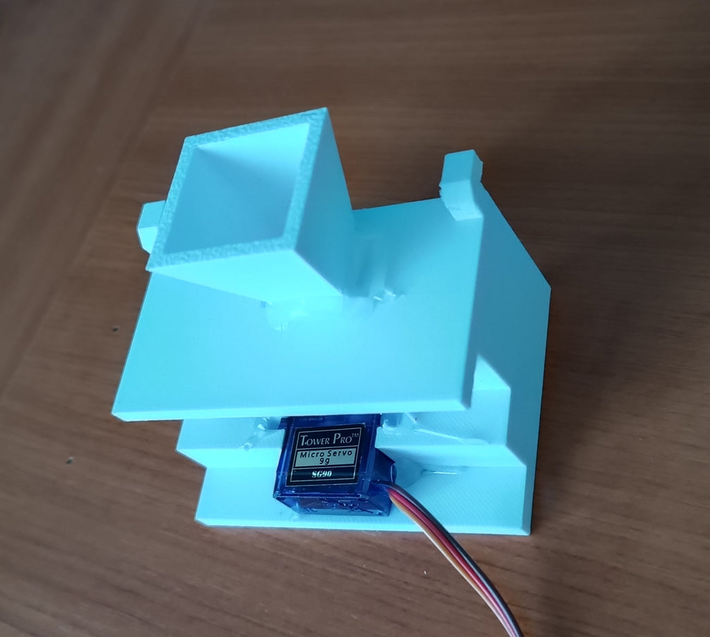 Automatic fish feeder