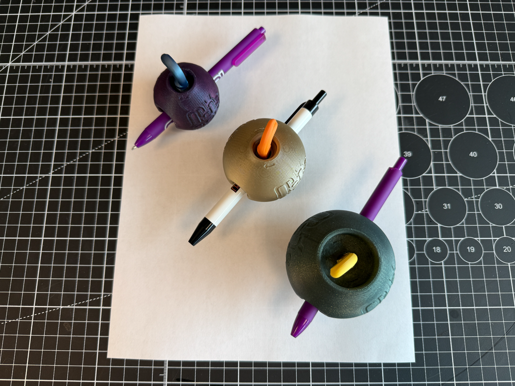 MakeGood Pen Ball - Small - Writing Device