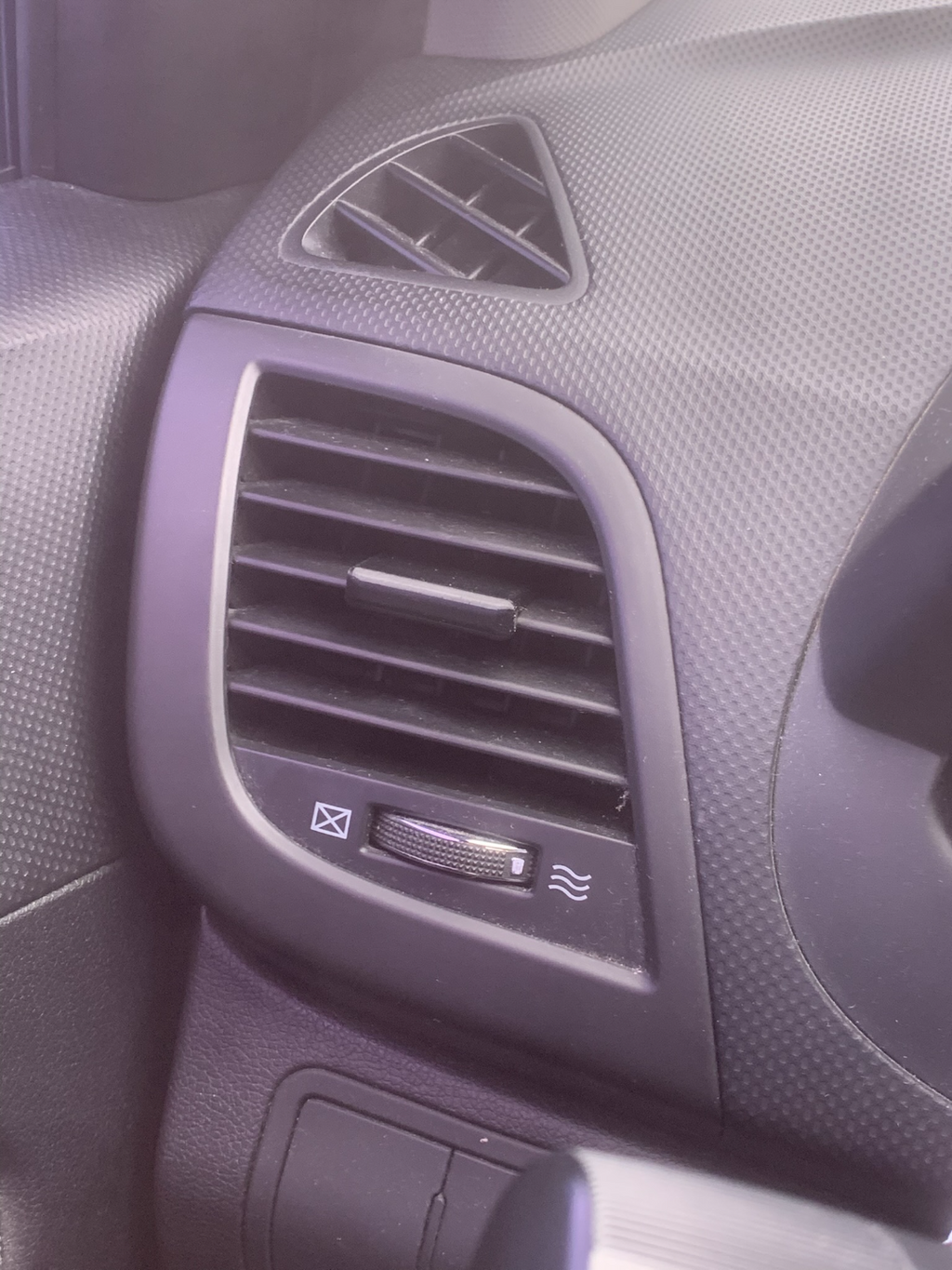 Vent Slides for Hyundai Accent 2013