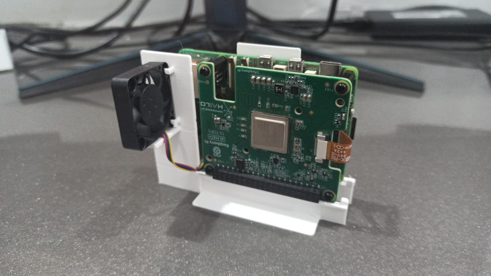RPi 5 & AI HAT+ Vertical Stand (Low Filament)