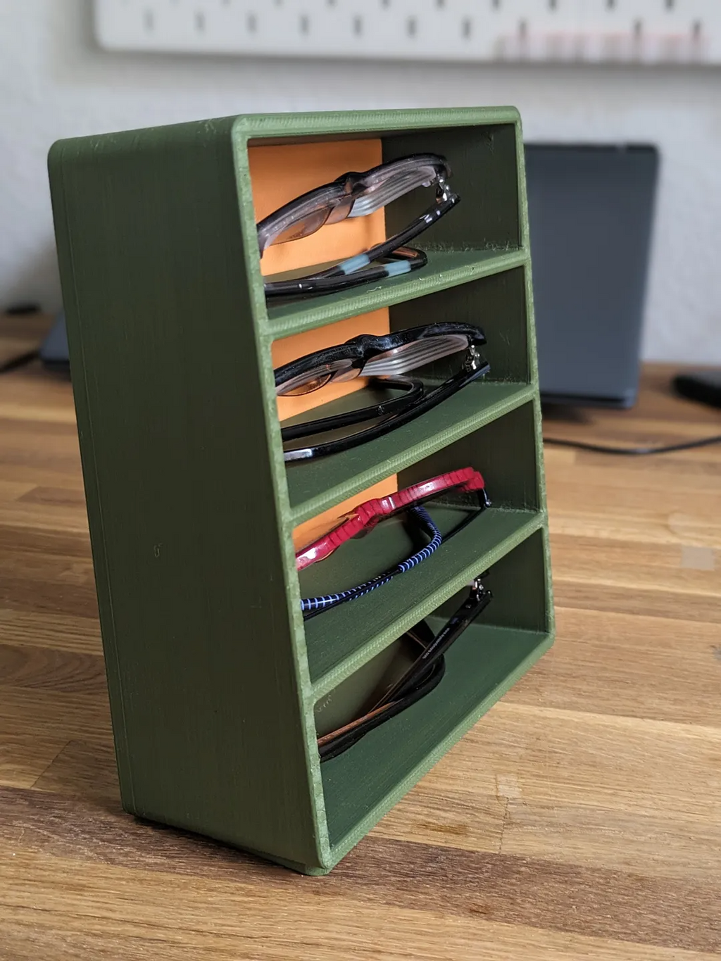 Eyeglass stand