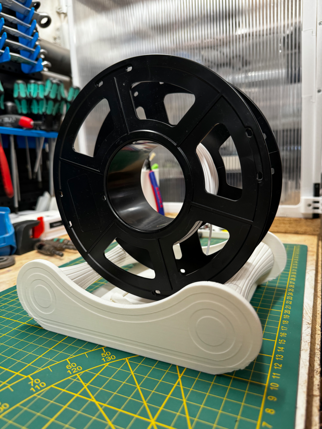 Self-Centering Filament Spool Roller