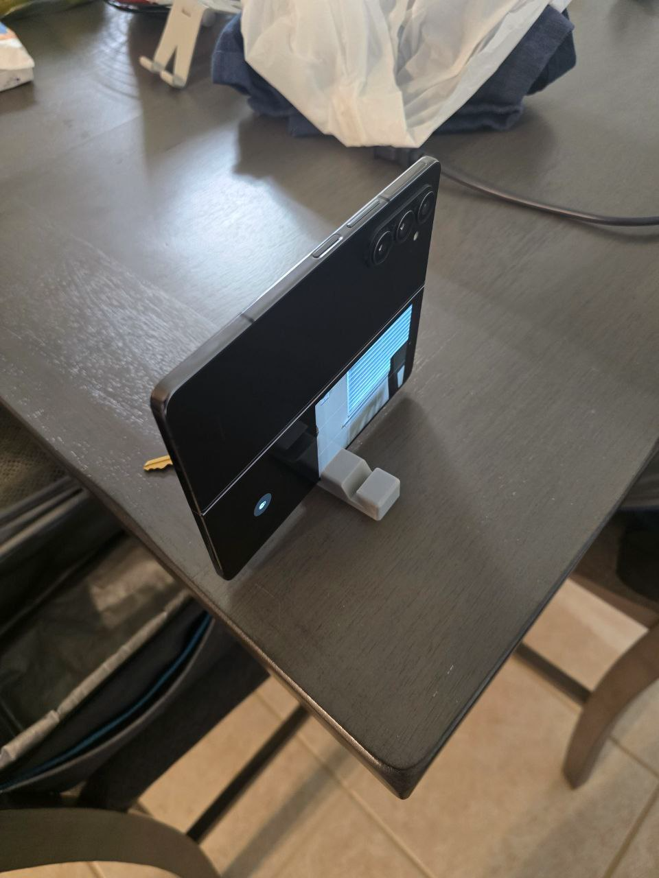 Z Fold 5 Keychain Table Top Stand and Tripod