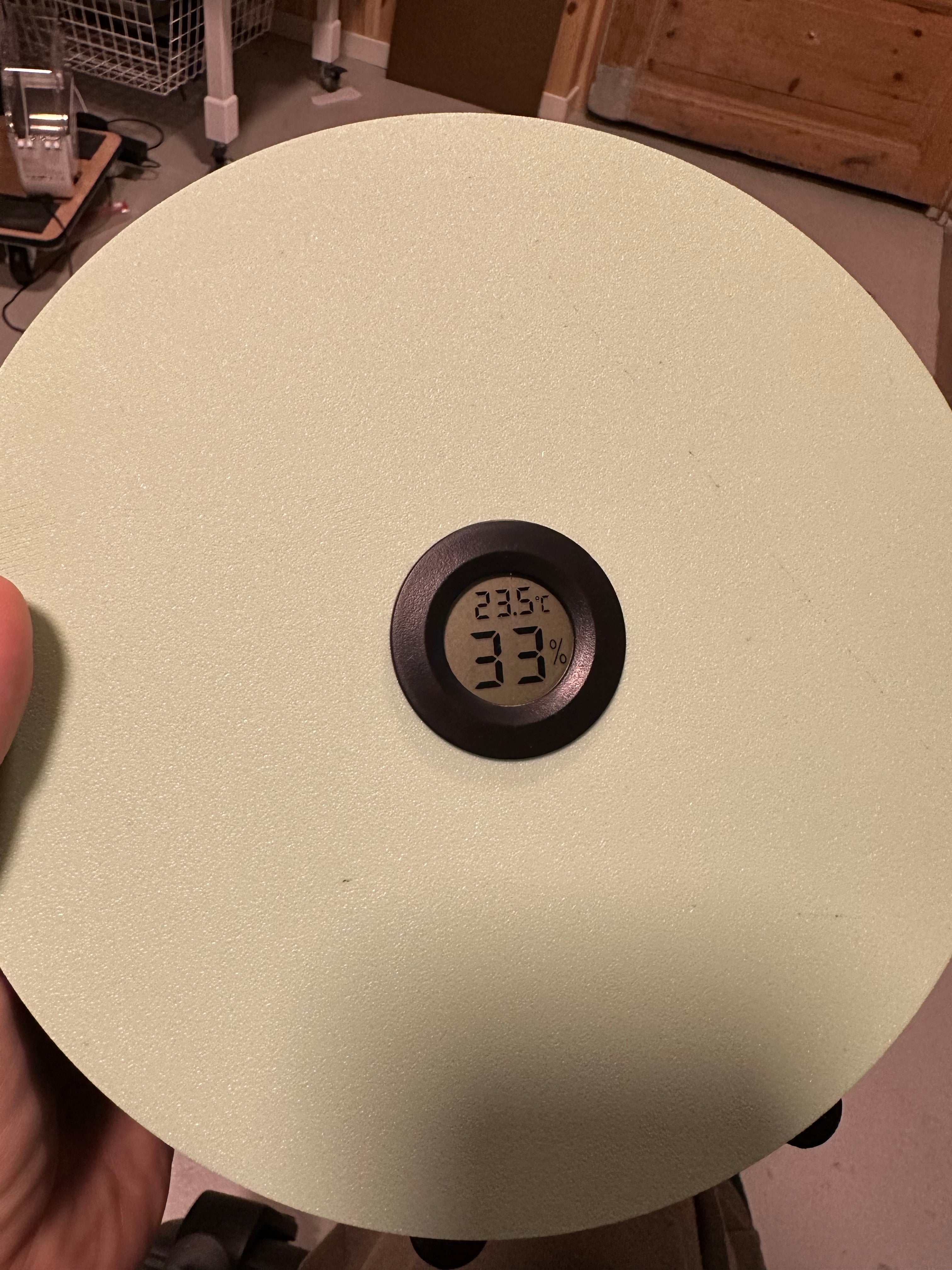 Round filament box for spools
