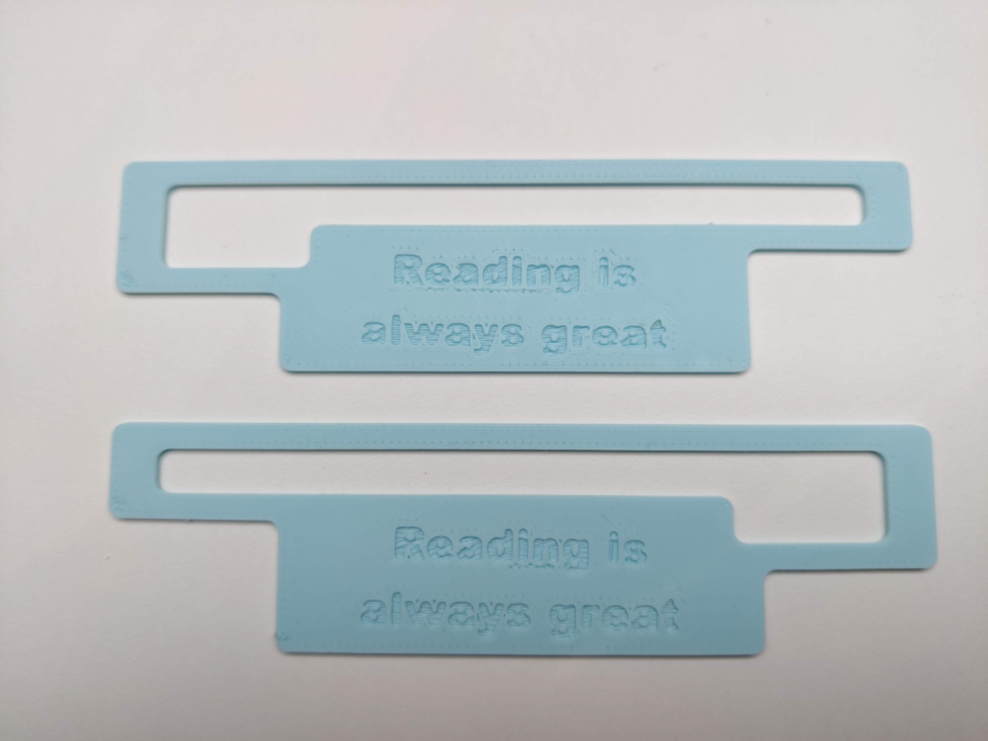 Friendly reading guide with next line for kids