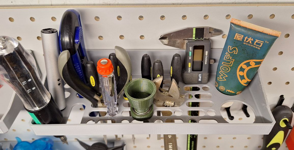 25mm pegboard hooks and boxes