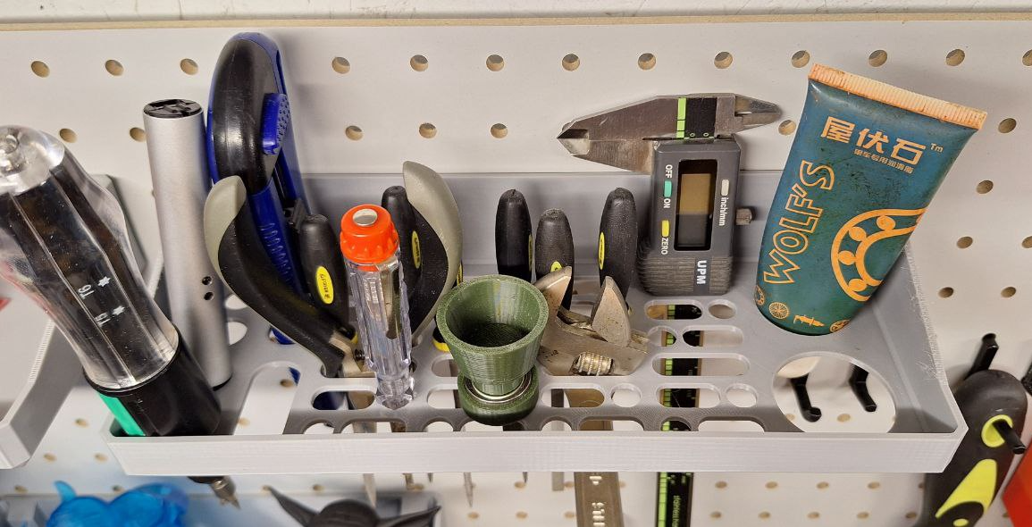 25mm pegboard hooks and boxes