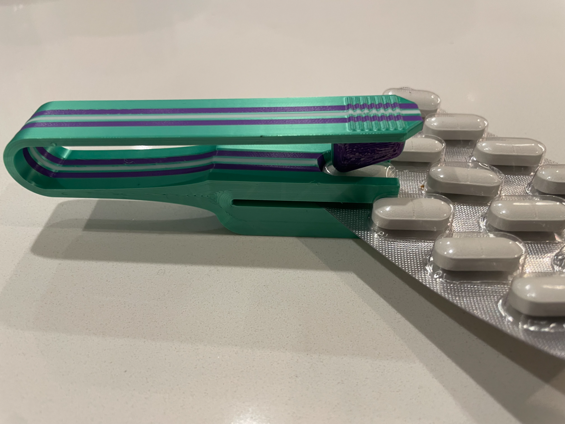 Pill Popper Tool (for Most Pills)