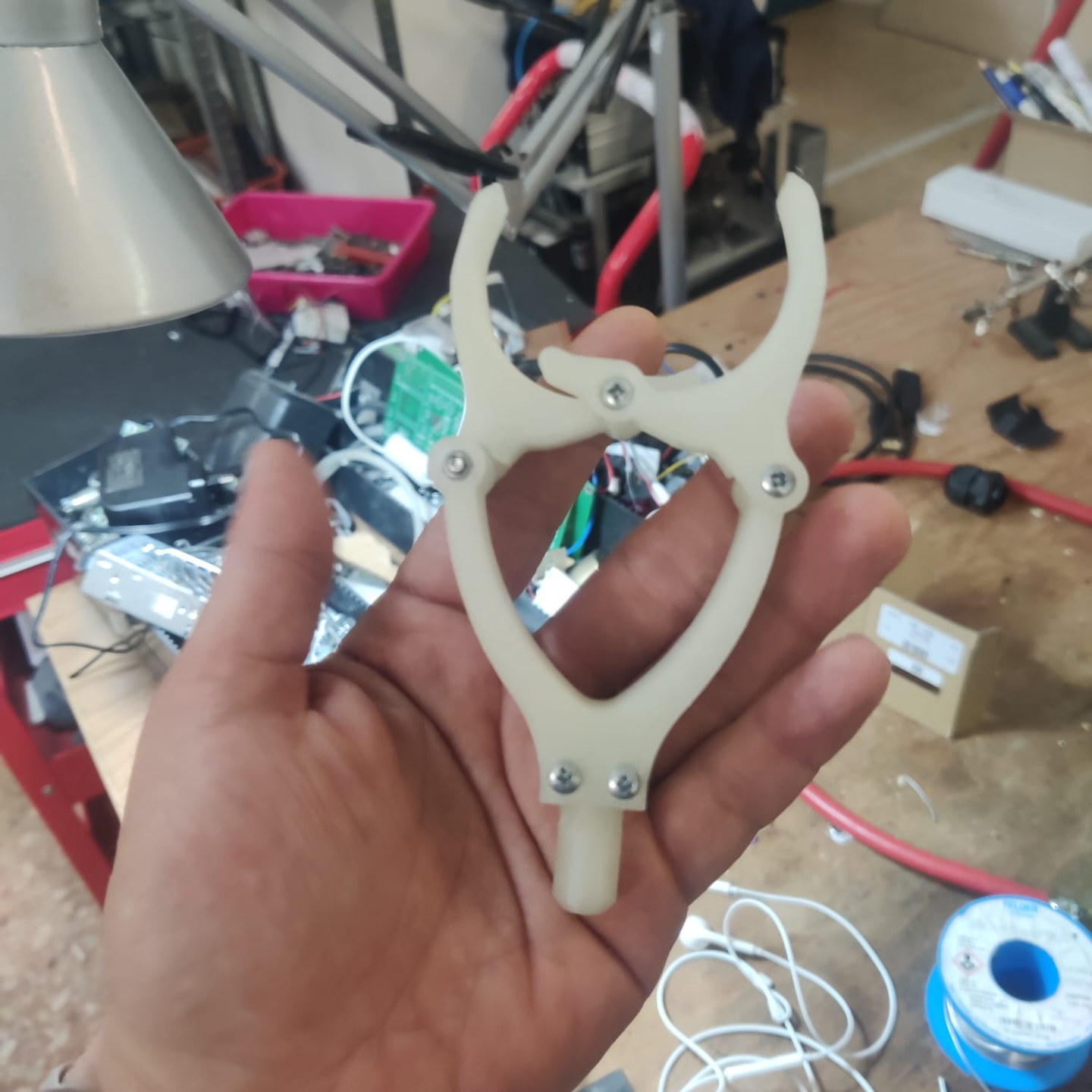 Safety rod rest compatible FOX