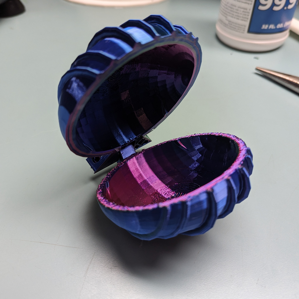 Clam Shell Box