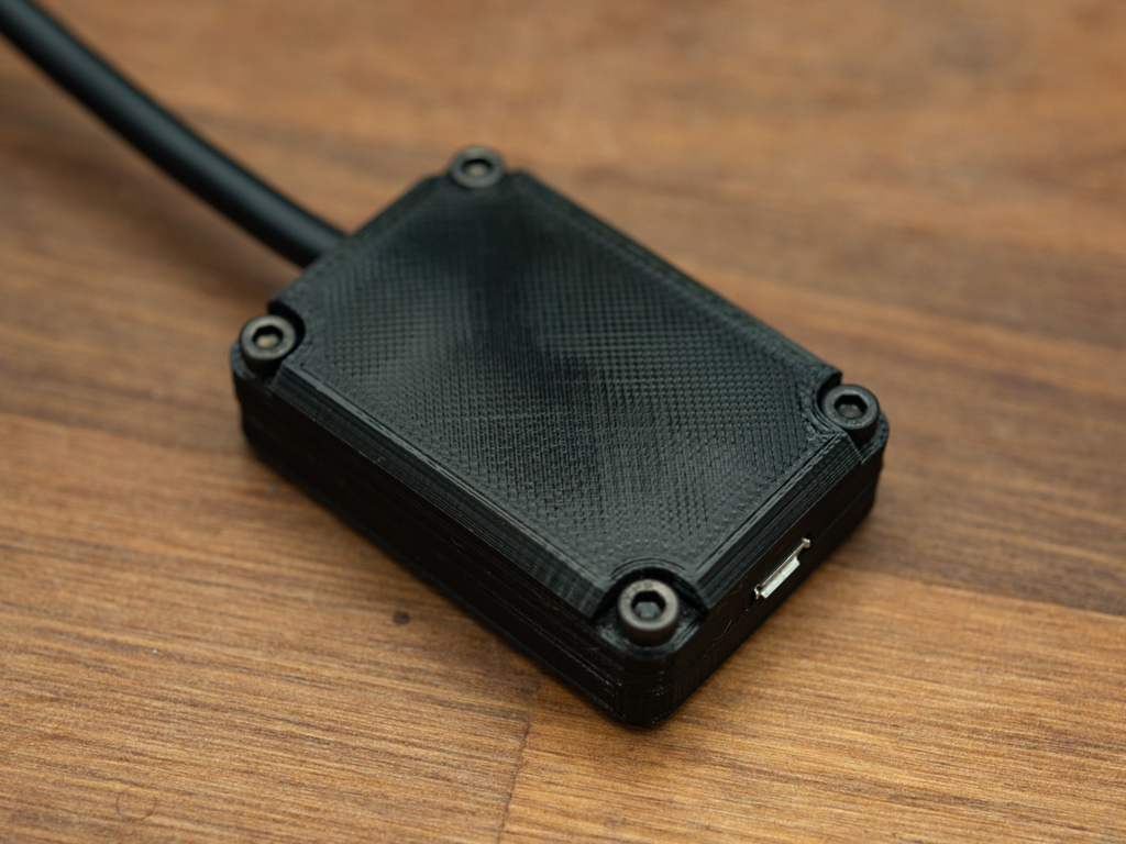 Small Raspberry Pi Pico case with cable retainer