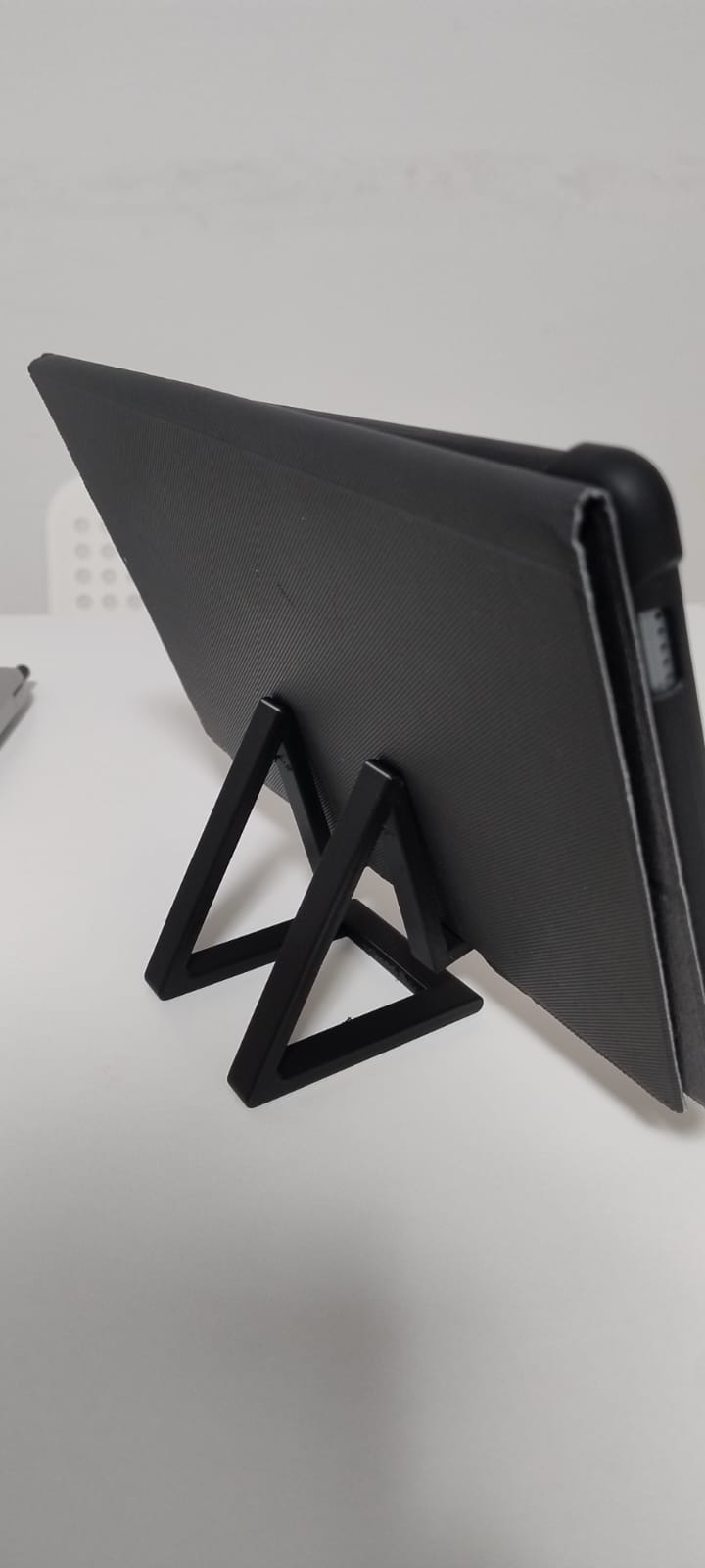 supporto nero (pla) per telefoni o tablet