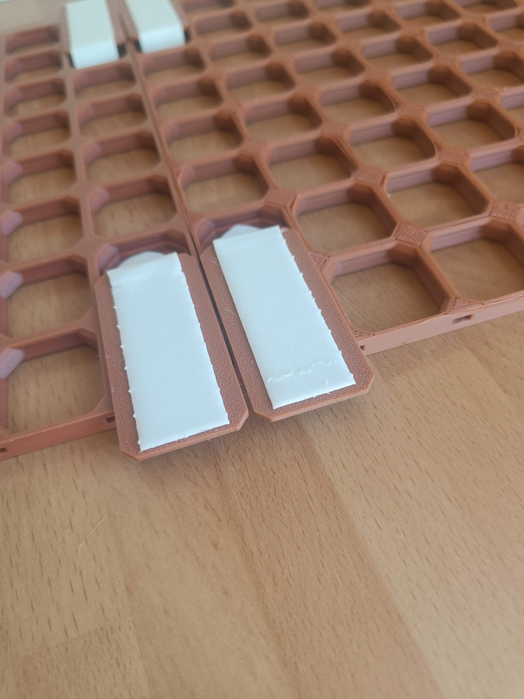 openGrid - Removable Medium Command Strip Mount