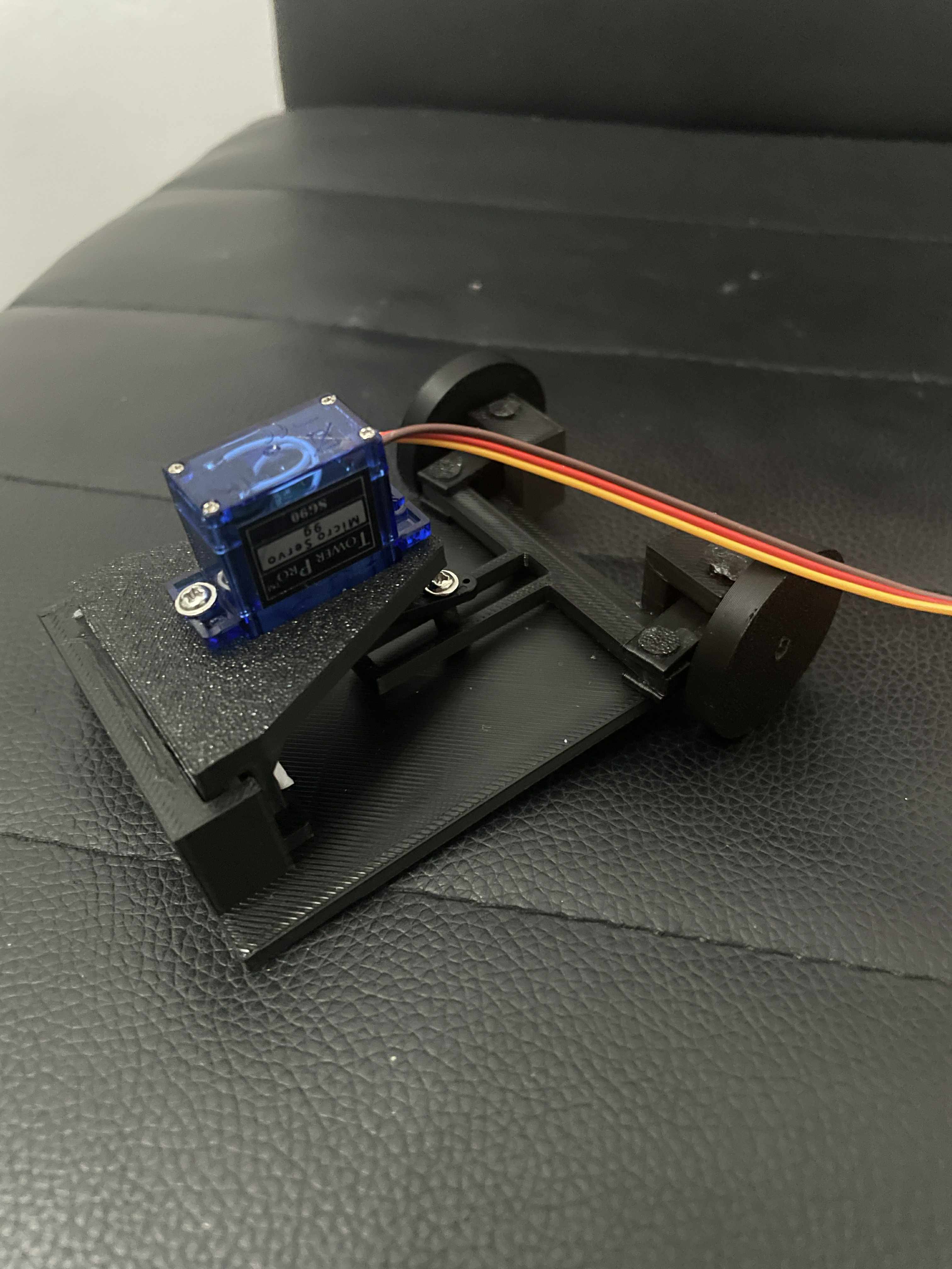 SG90 Servo Steering (Wheels dont spin