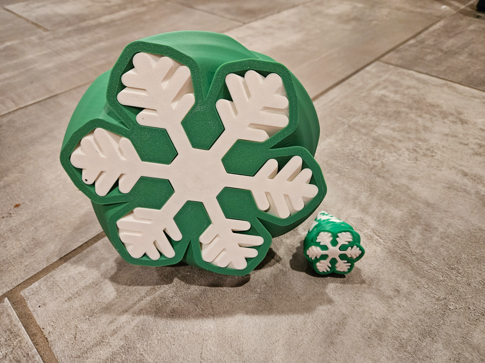Spiral Snow Flake Christmas Tree