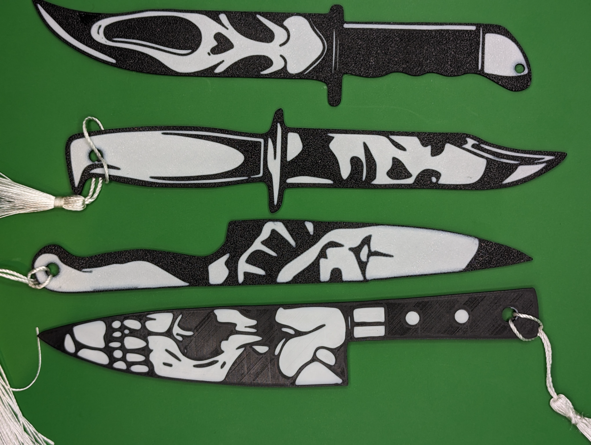 Assassins Knives set of 18 Horror Knives
