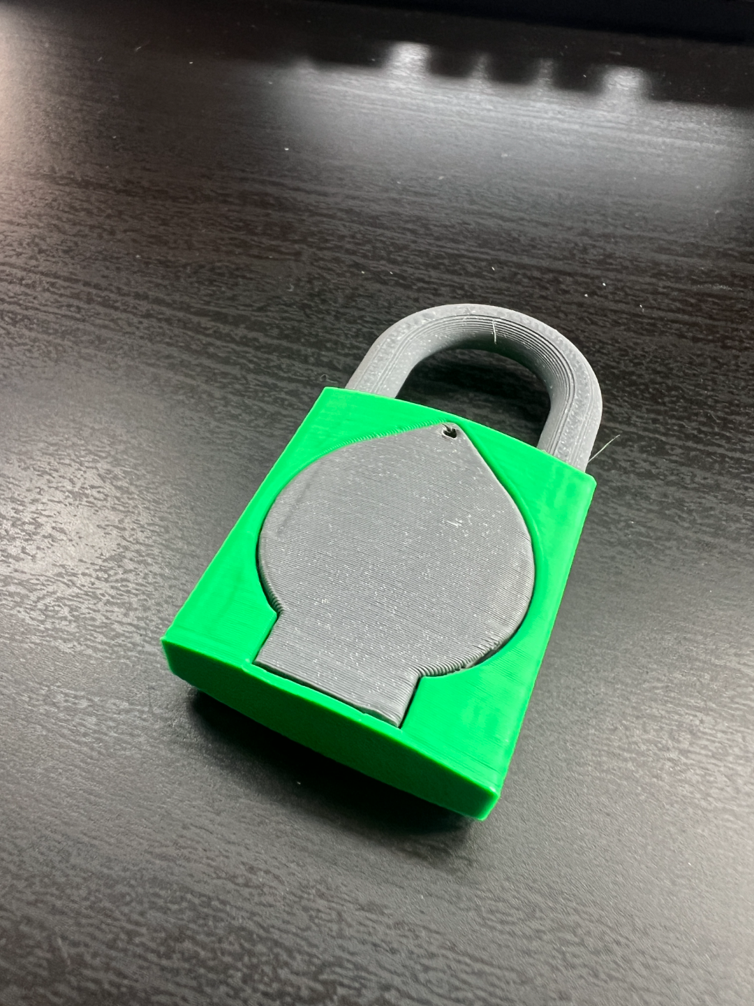 Airlock (padlock with airtag)
