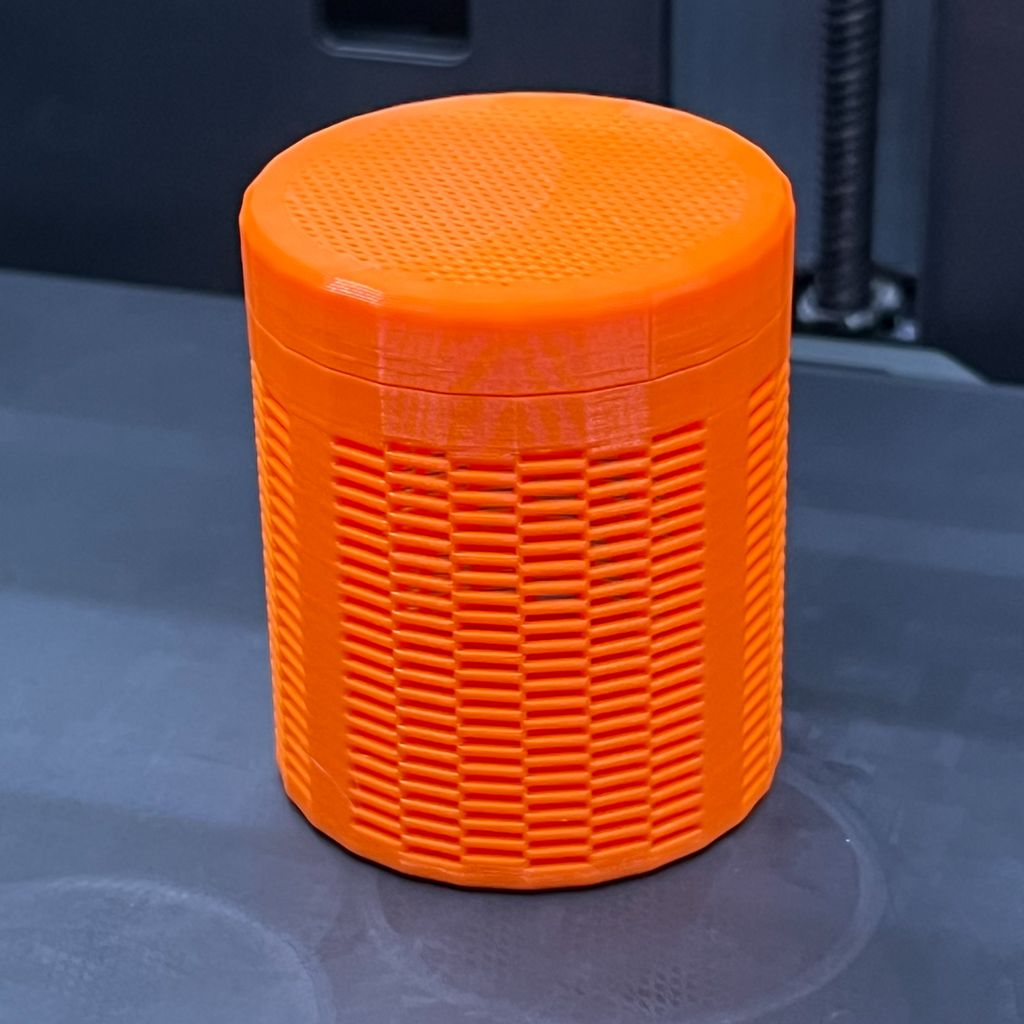 Knitted silica gel container