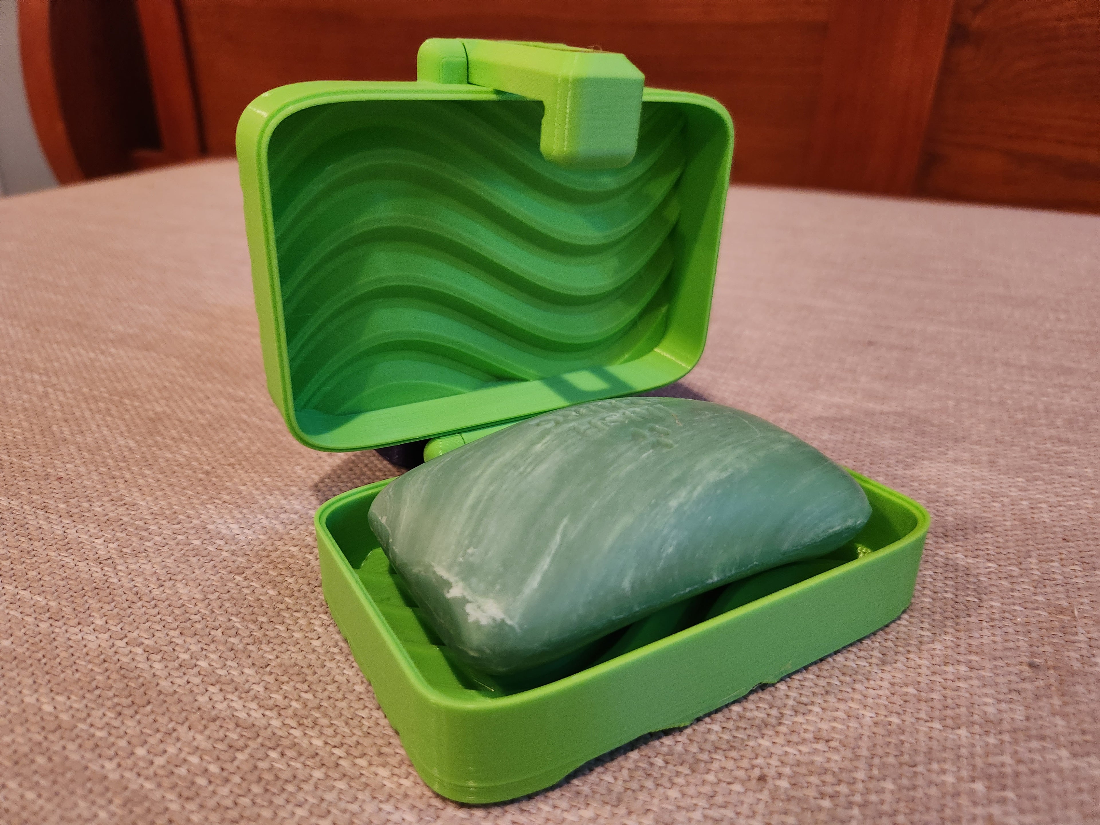 Sturdy Curvy Soap Box