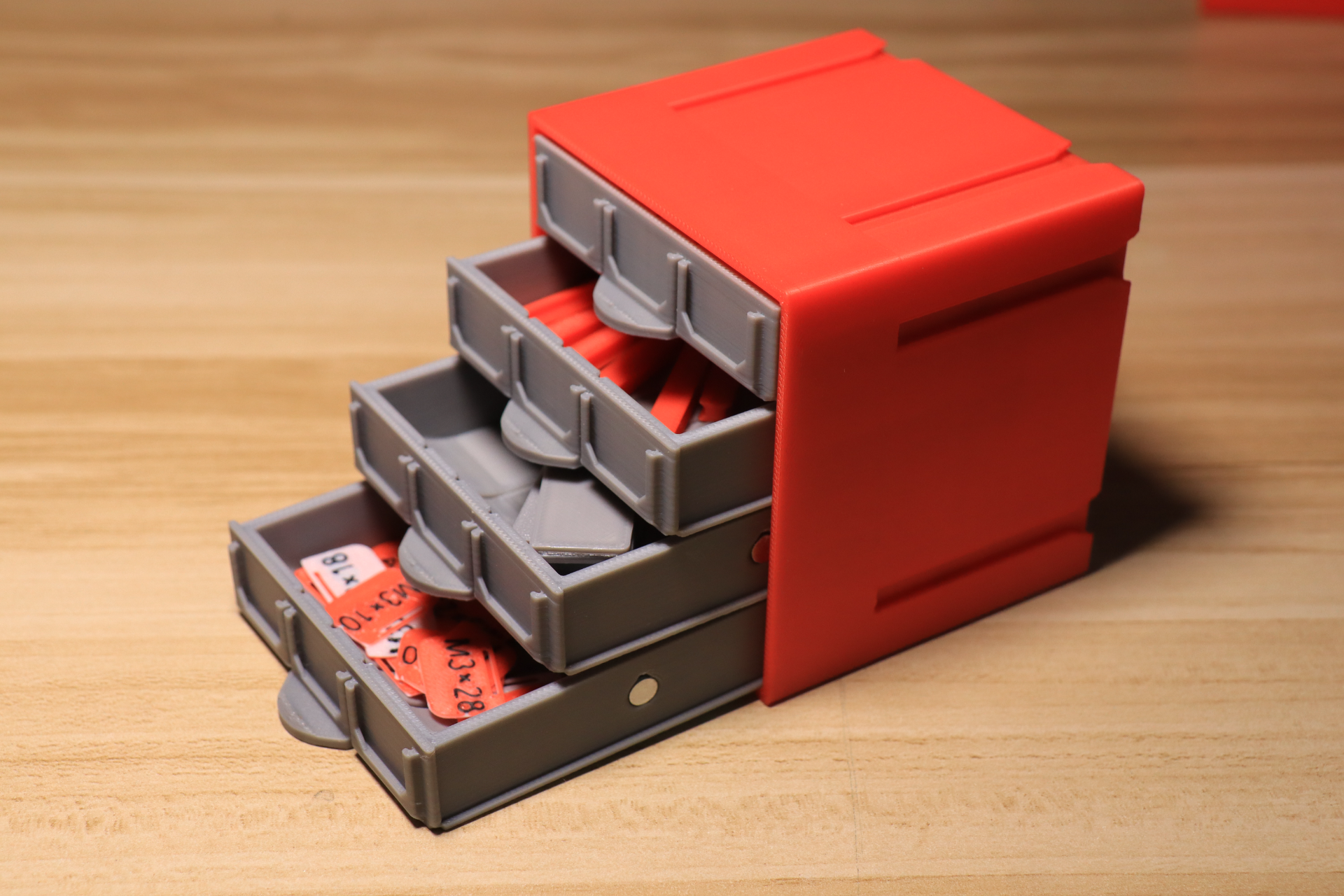 0支撑磁吸自锁收纳盒 Zero support magnetic self-locking storage box
