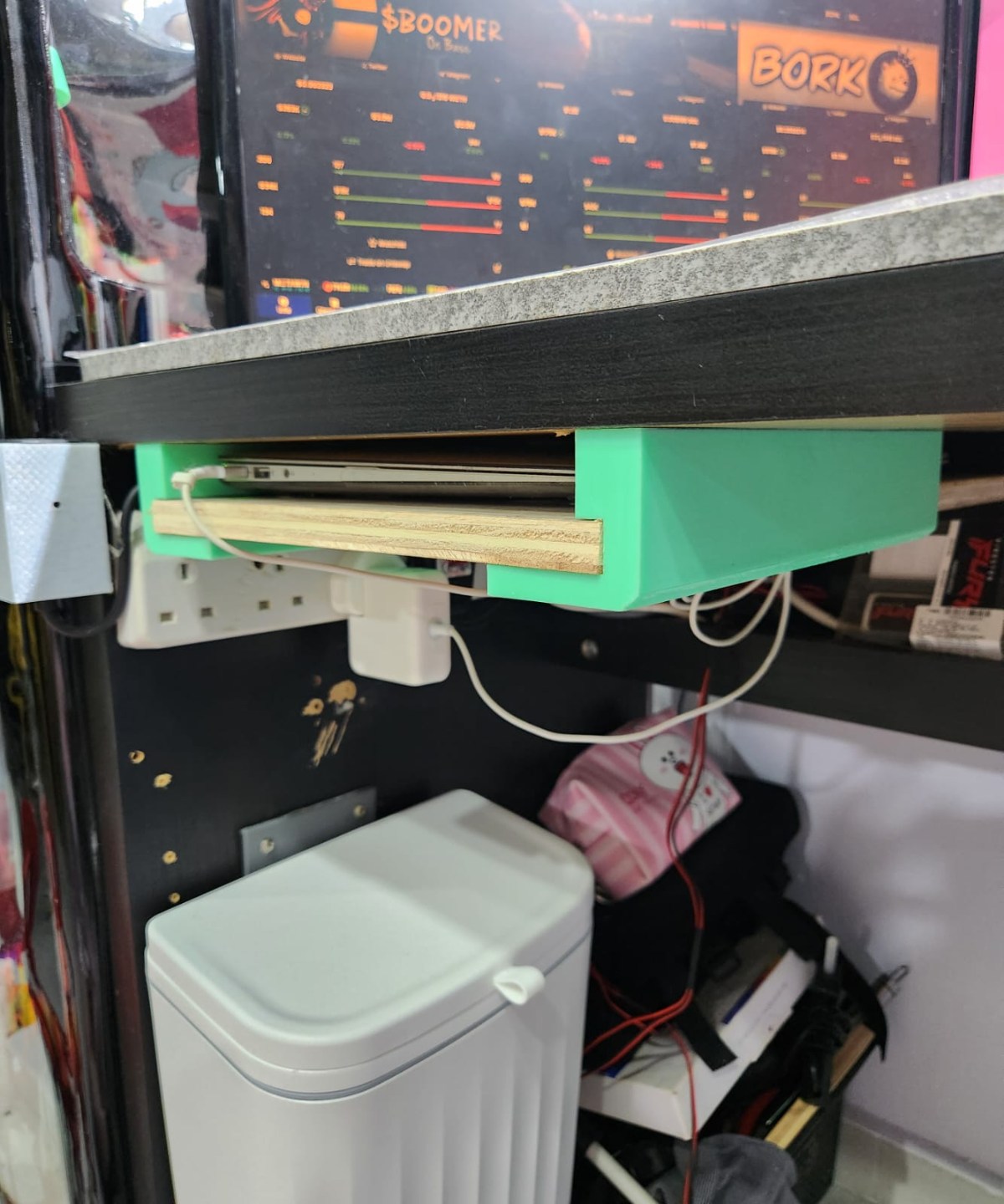 Pull Out Table Drawer For Macbook & Laptop