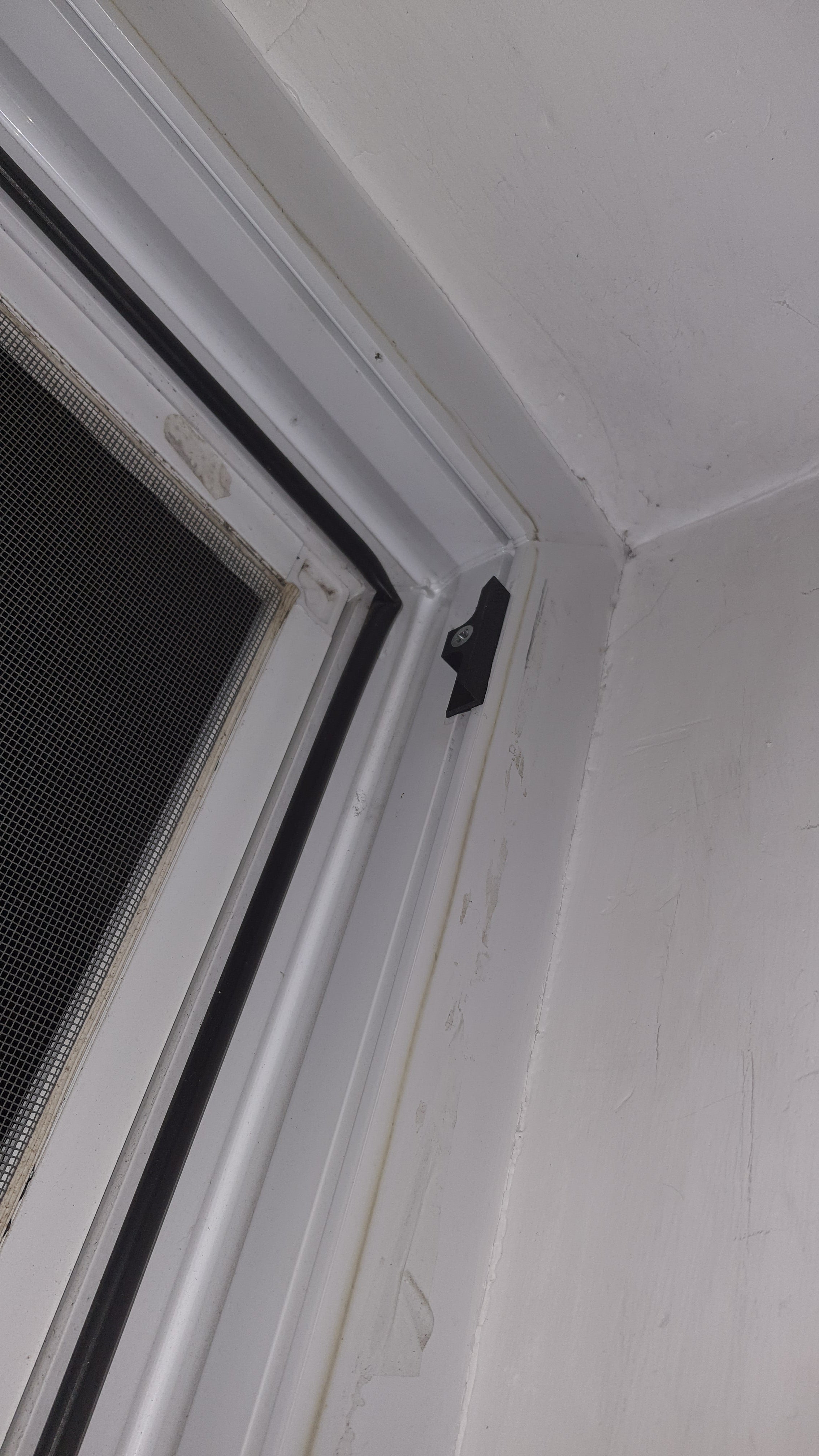 Window lock element