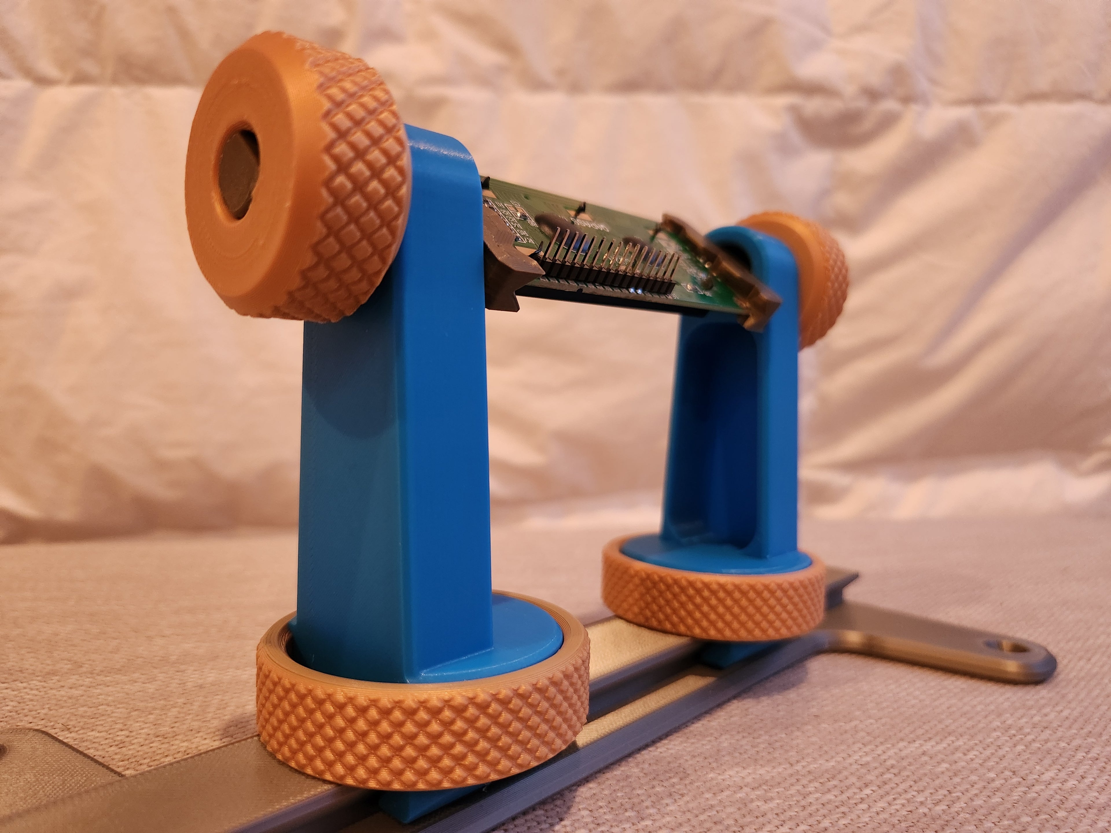 Adjustable PCB Holder Tool