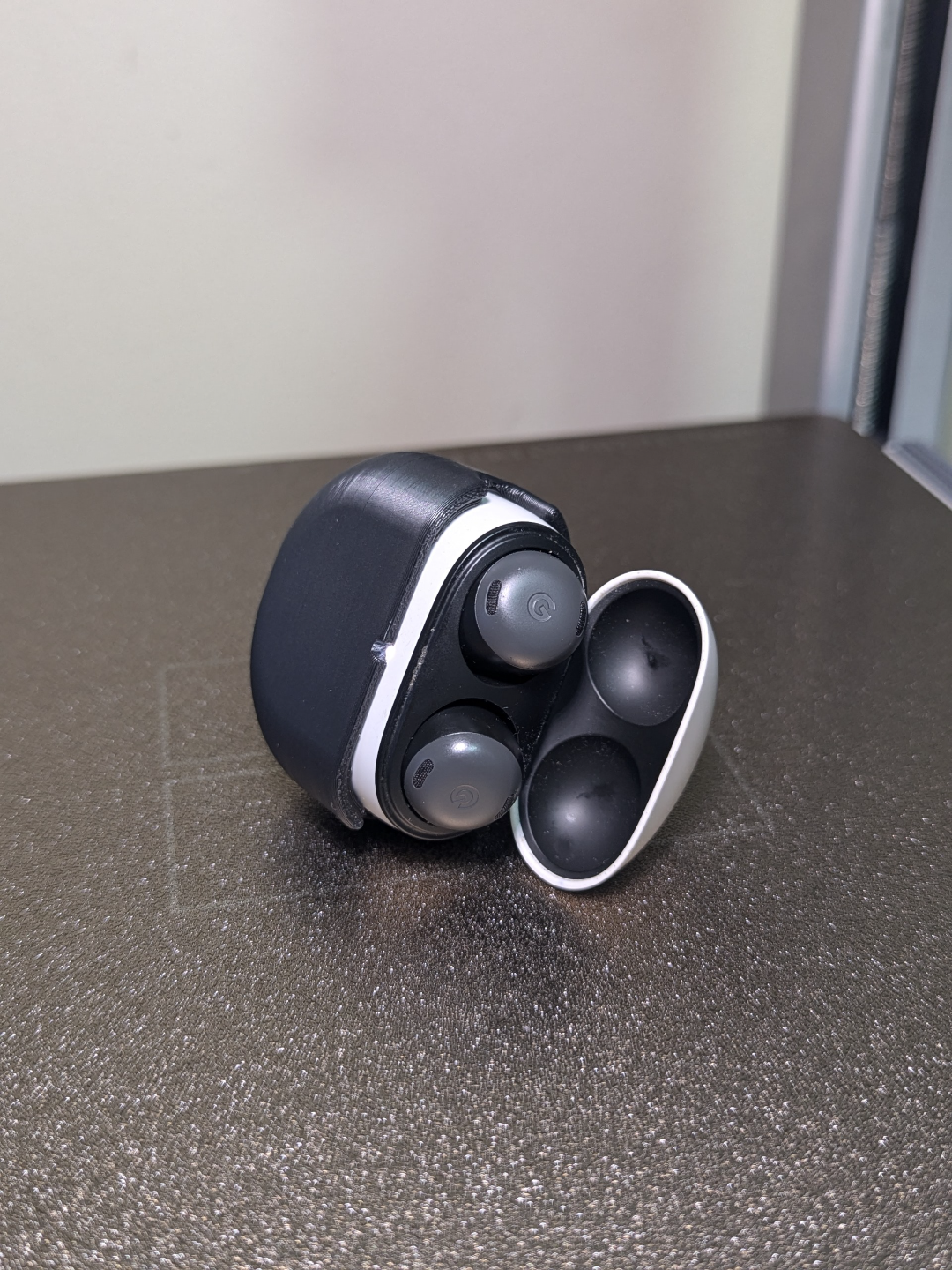 Pixel Buds Pro Belt Clip / Phone Stand