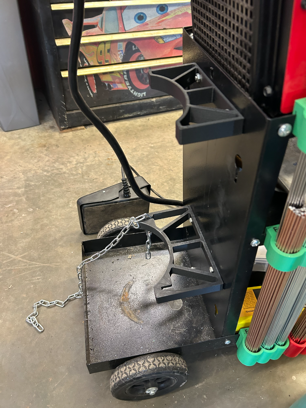 Argon bottle tank bracket for welding