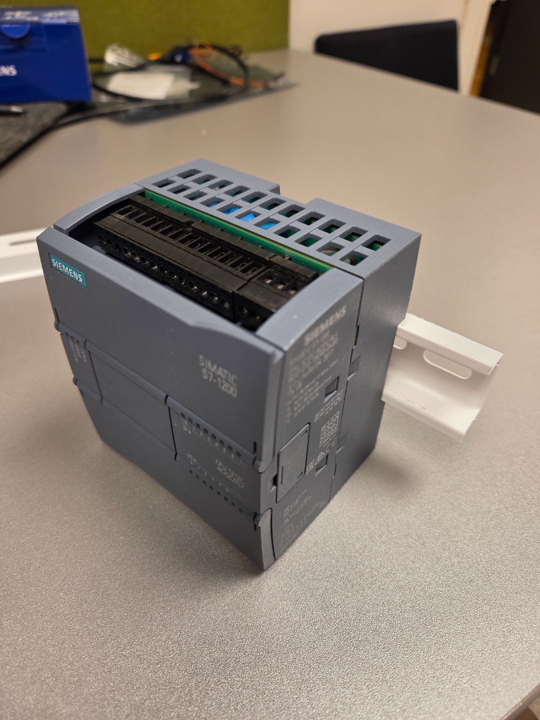DIN Rail IEC/EN 60715 (127mm)