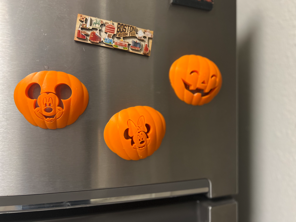 Magnetic Face Changing Pumpkin w/ Tealight