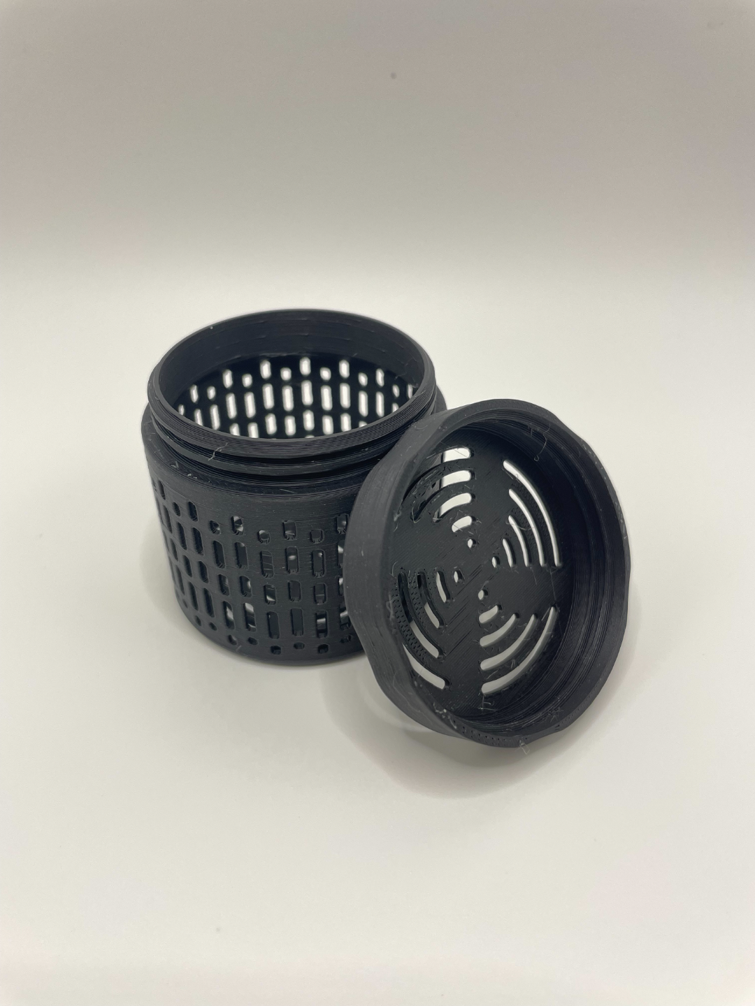 Compact silica box