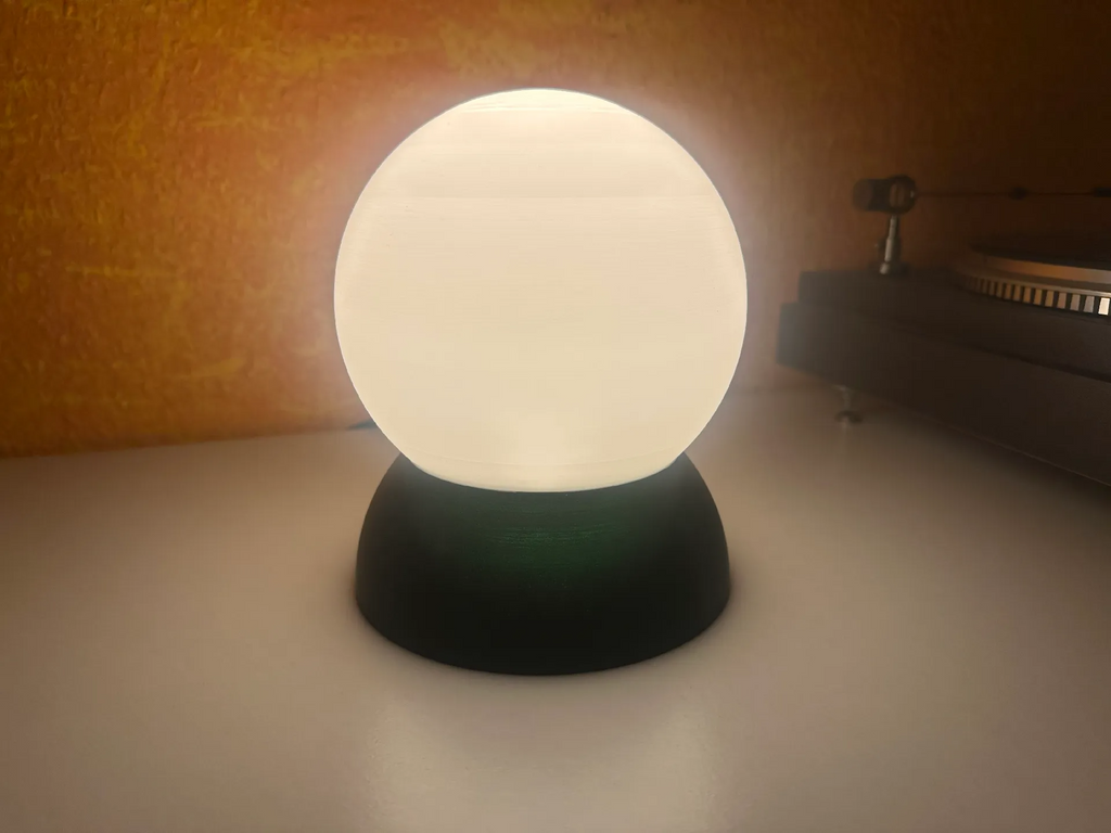 Table lamp with stackable lampshade E27 base