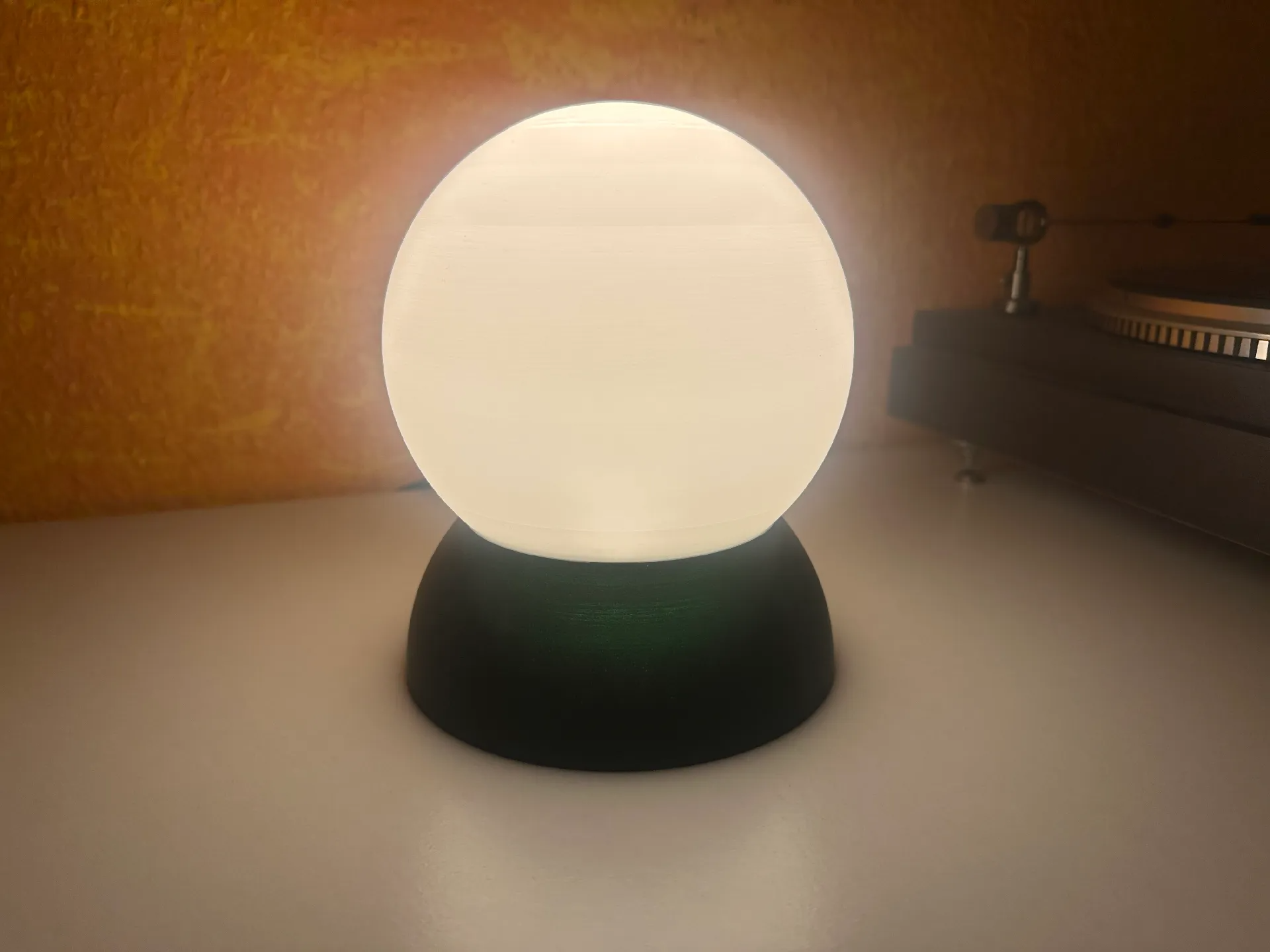 Table lamp with stackable lampshade E27 base