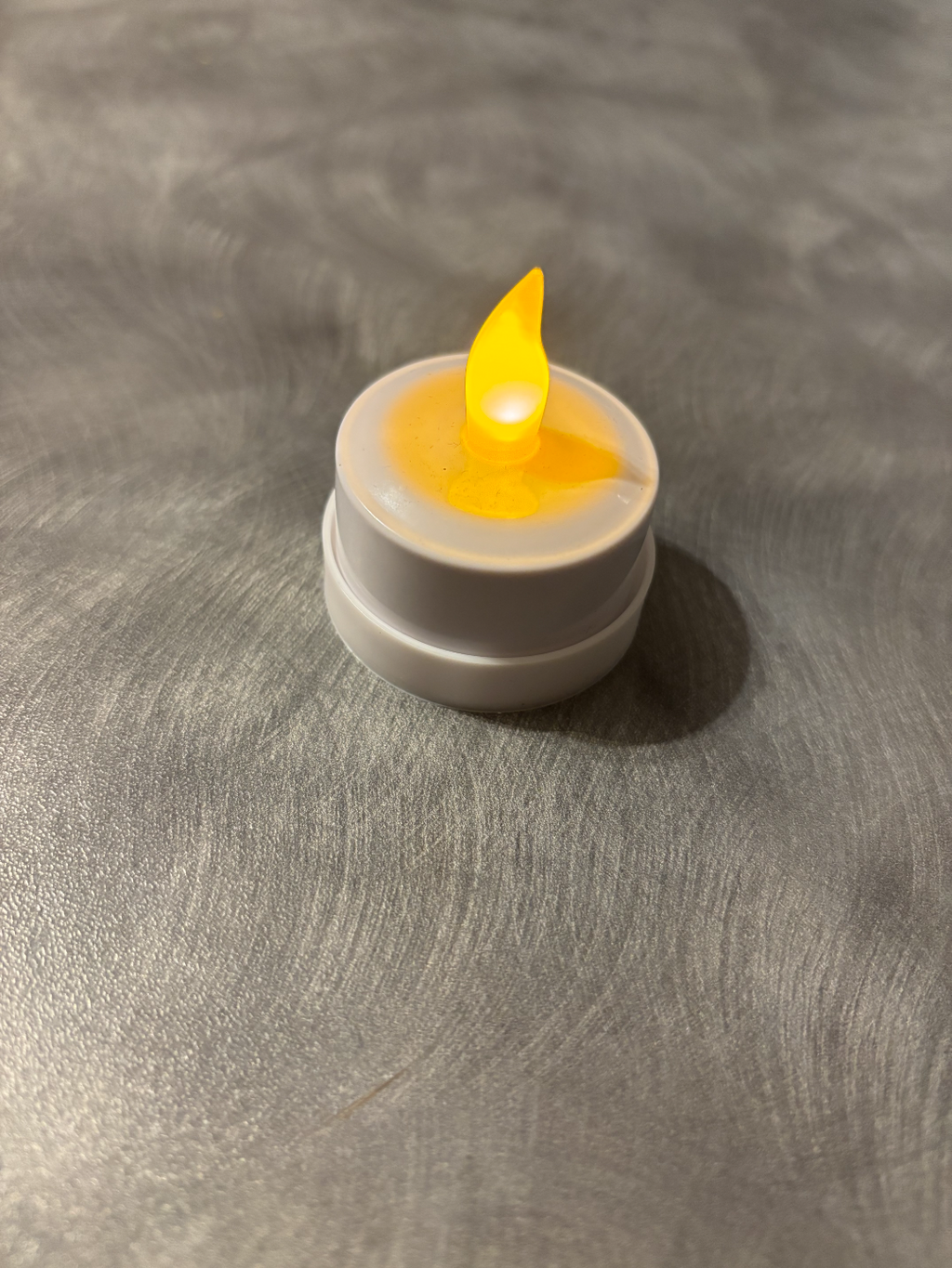 Tea light holder