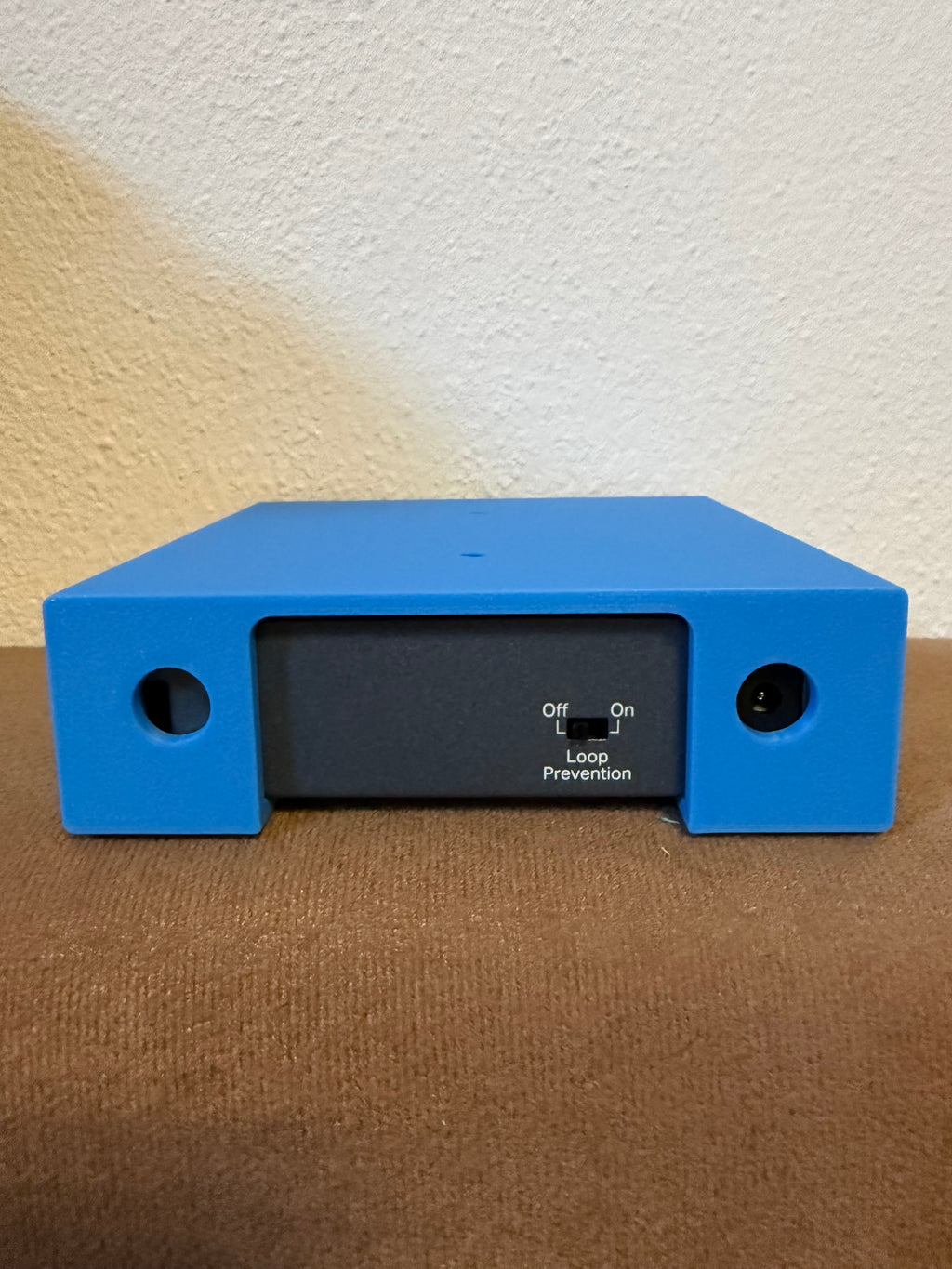Wall mount TP-Link TL-SG105 5-Port LAN Switch