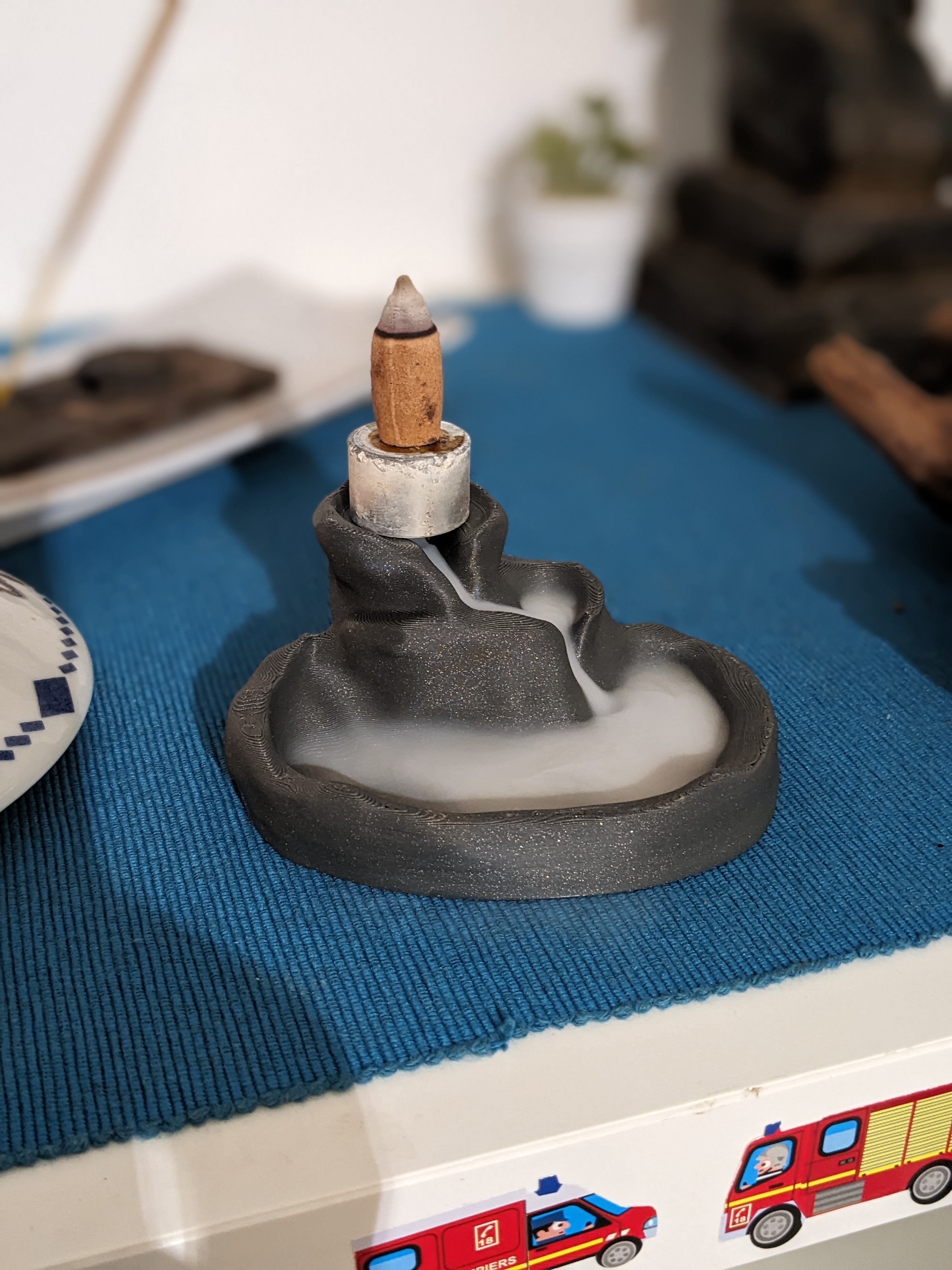 Backflow incense